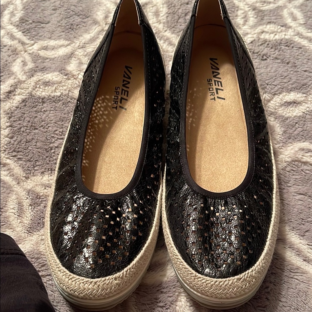 Van Eli sport shoes